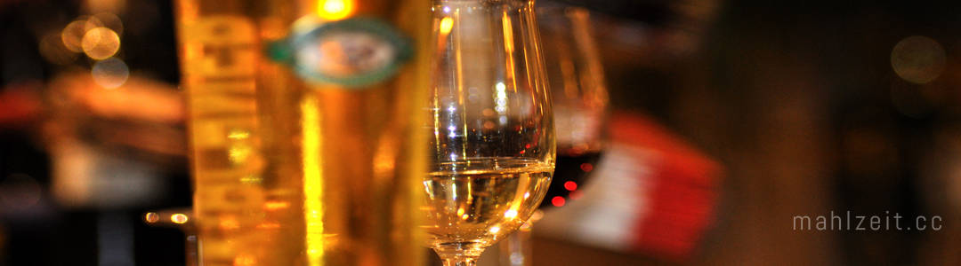Rotwein und Weißwein Rotwein und Weißwein